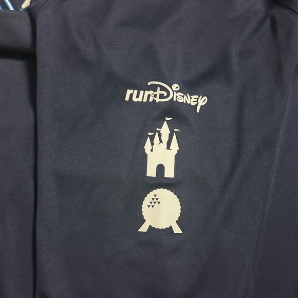 Walt Disney World 1/2 Marathon Longsleeve - Picture 4 of 6